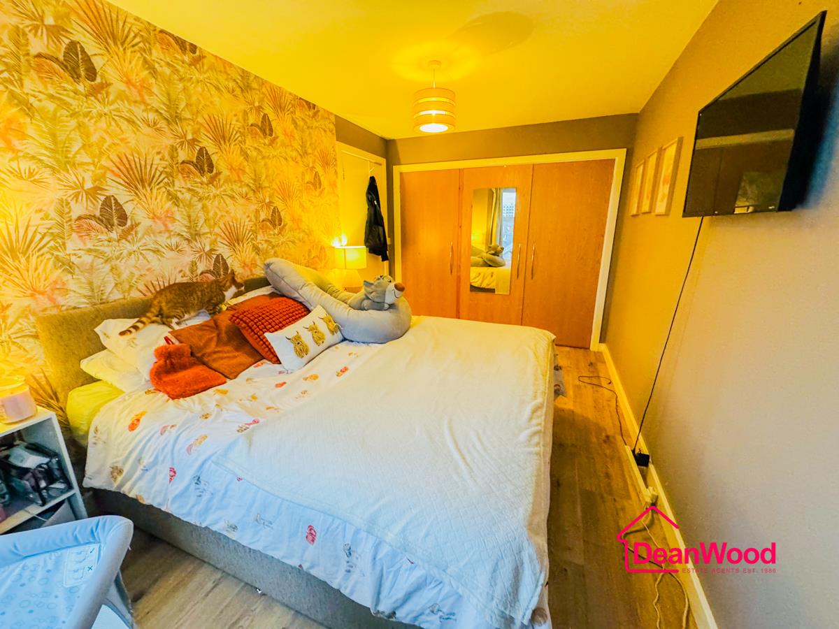 8 Queens Pier Apartments, Queens Drive East, Ramsey, Isle Of Man. - Photo 5 of 8