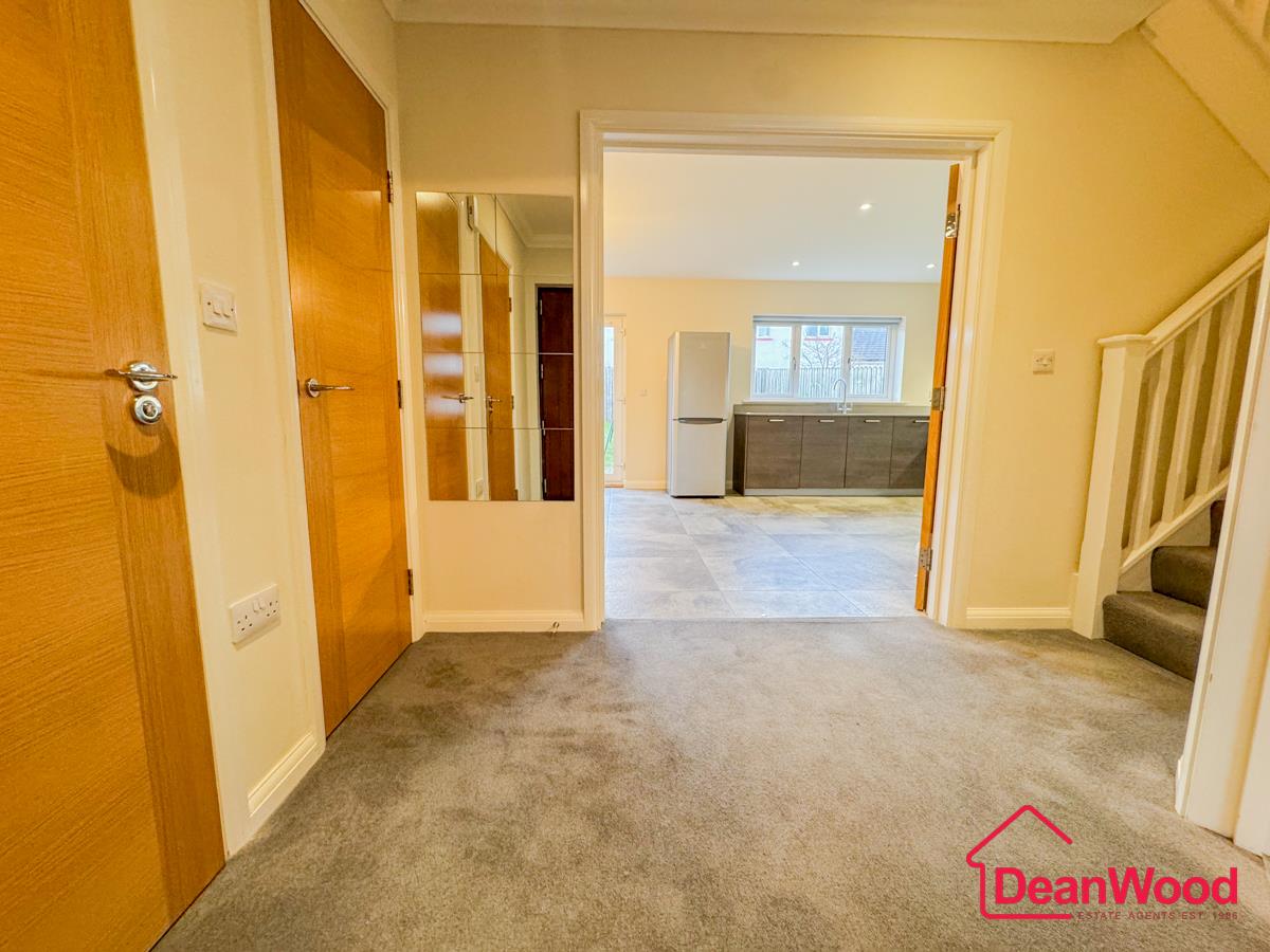 1, Tommy Clucas Avenue, Peel. - Photo 4 of 30