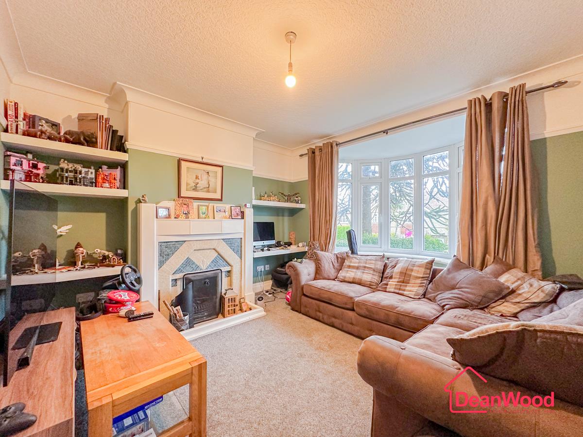 15 Governors Road, Onchan. - Photo 3 of 13