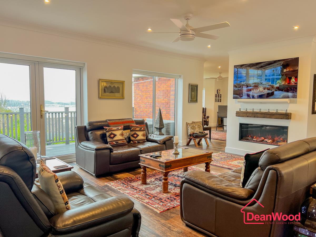18 Manor Park, Onchan, Isle Of Man. - Photo 5 of 39
