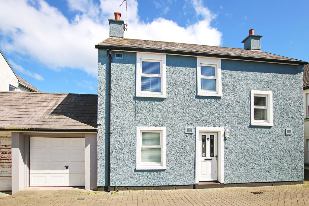 26 Mill Street, Castletown IM9 1AG. - Photo 1 of 21