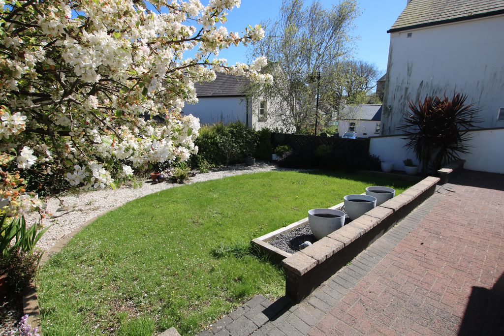 26 Mill Street, Castletown IM9 1AG. - Photo 2 of 21