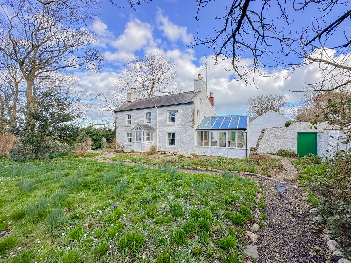 East Ballabane Farmhouse, Andreas, Ramsey, Isle Of Man. - Photo 2 of 72