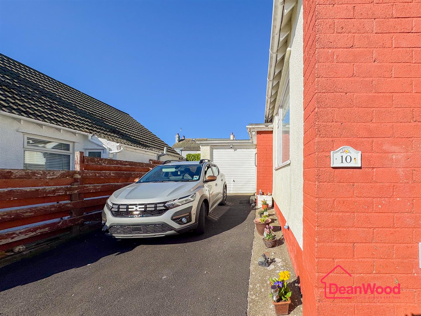 10 Eskdale Road, Onchan. - Photo 4 of 38