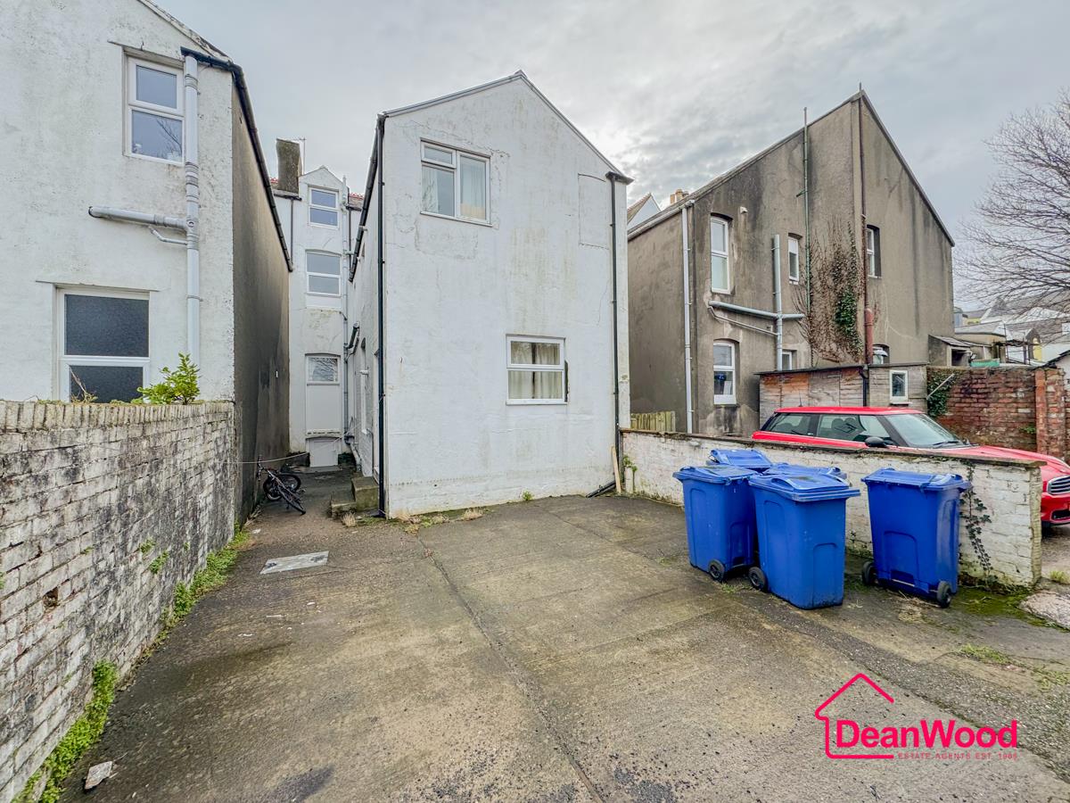 2 Maycroft, Mayhill, Ramsey, Isle Of Man. - Photo 2 of 12