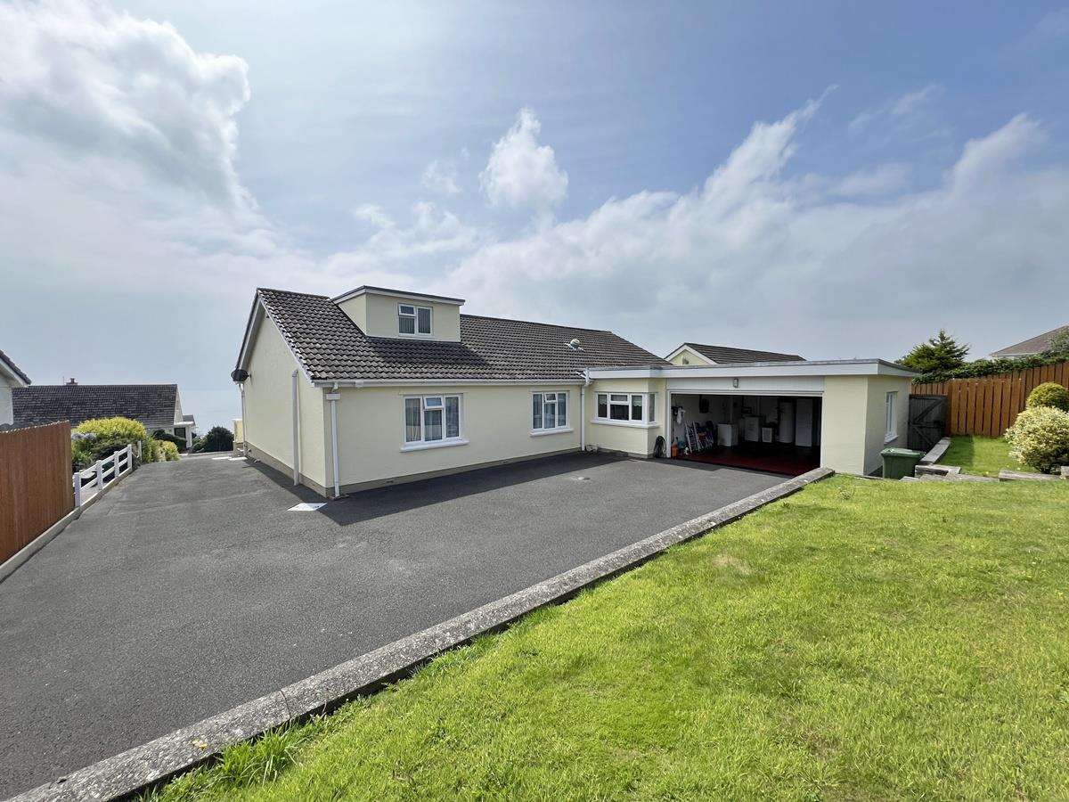 Cranford, 11A Howe Road, Onchan, Isle Of Man. - Photo 4 of 30