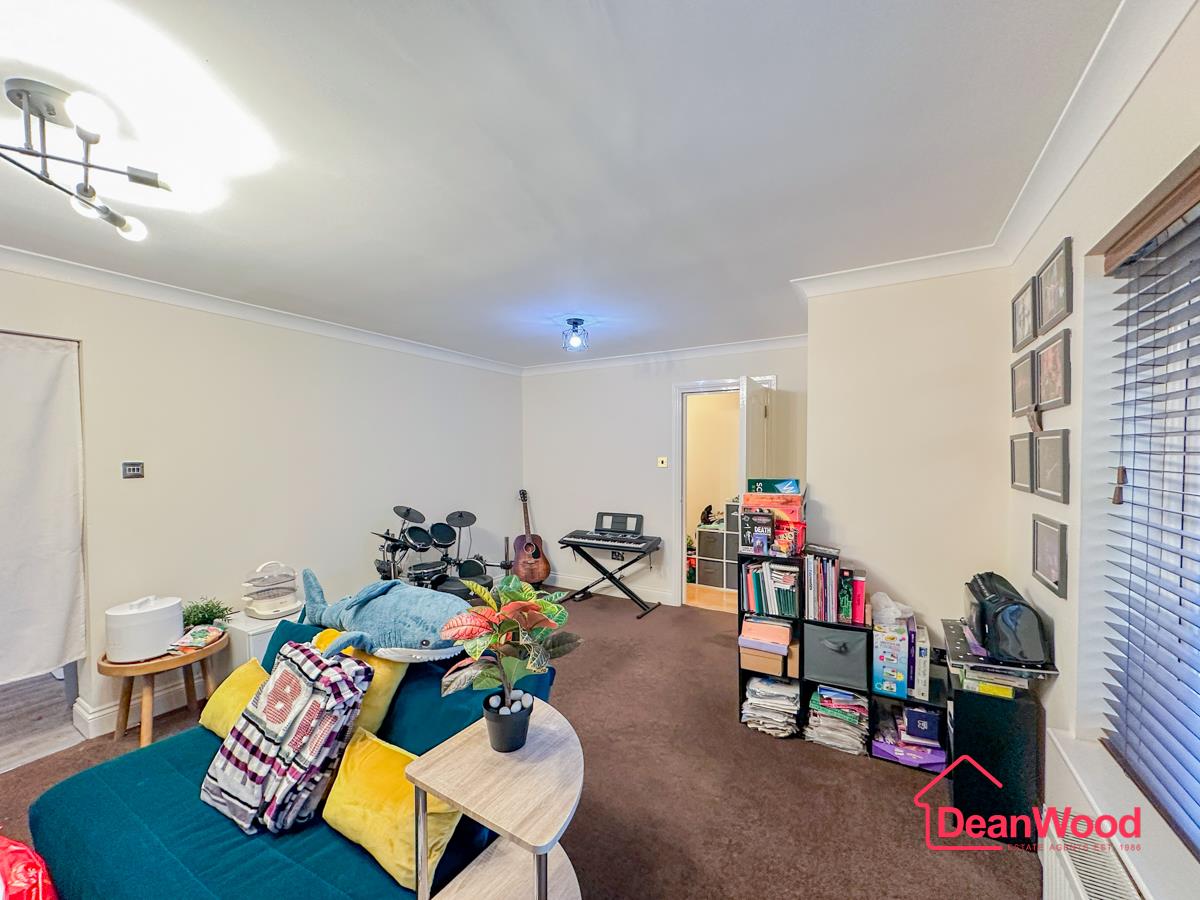 5 The Hollows, Victoria Road, Douglas, Isle Of Man. - Photo 5 of 10