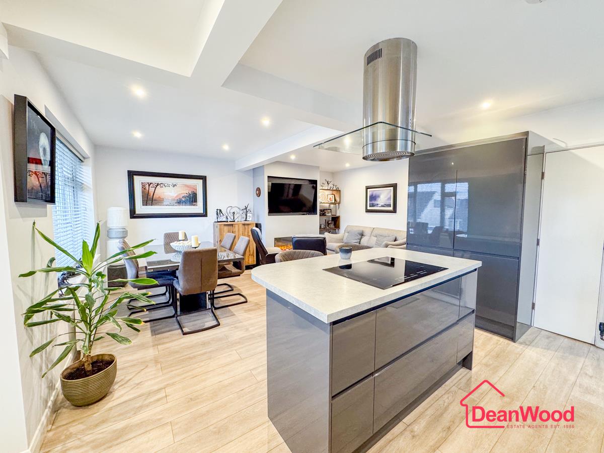 3 Birchleigh Close, Onchan. - Photo 3 of 32