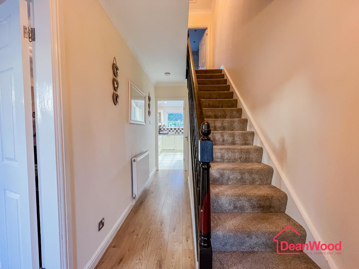 31 Farmhill Meadows, Douglas, Isle Of Man. - Photo 3 of 23