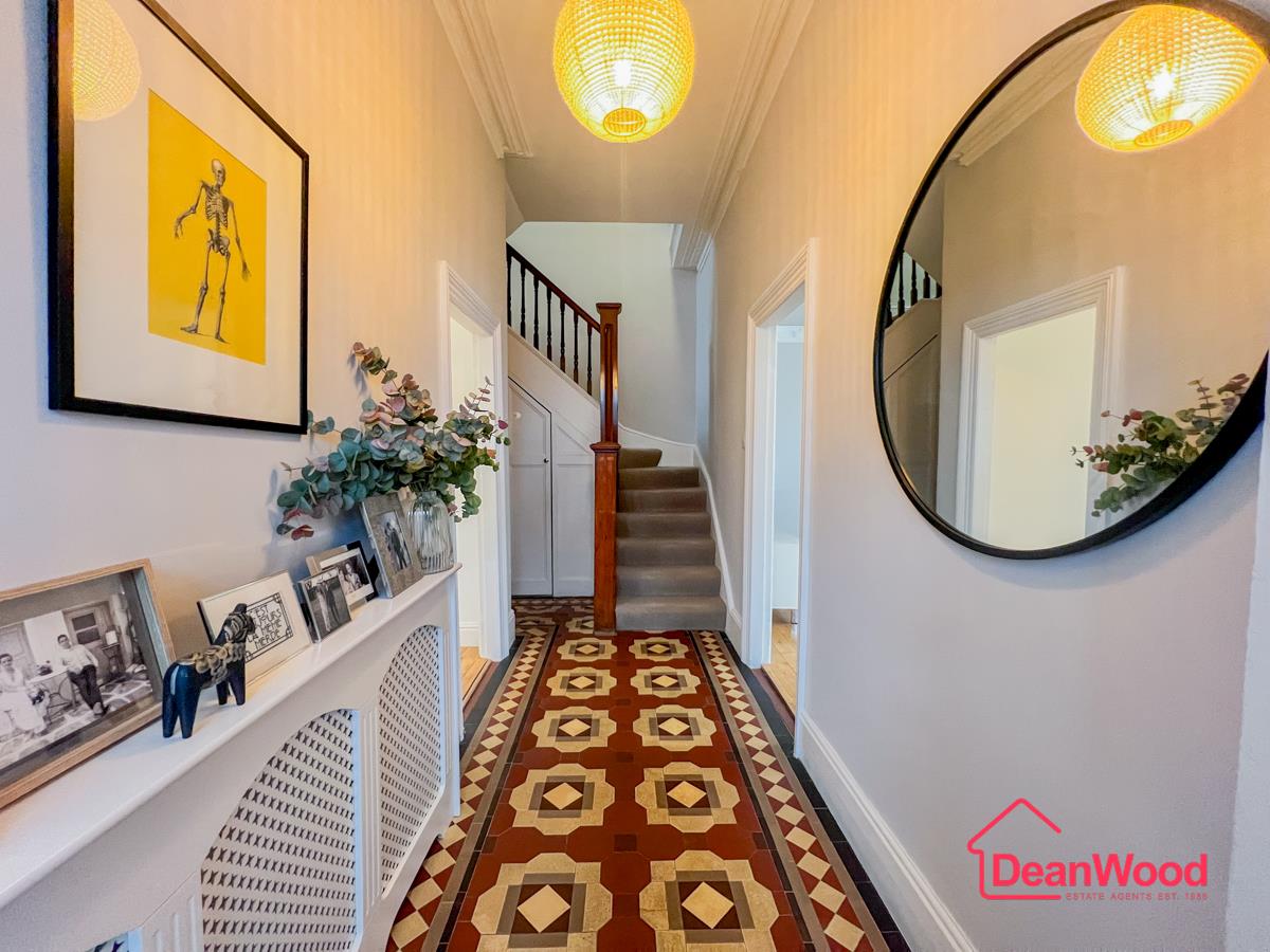 27 Albany Street, Douglas, Isle Of Man. - Photo 3 of 31