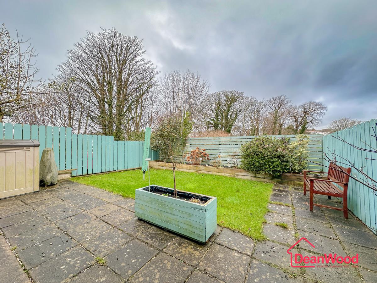 6 Furman Close, Onchan. - Photo 2 of 21