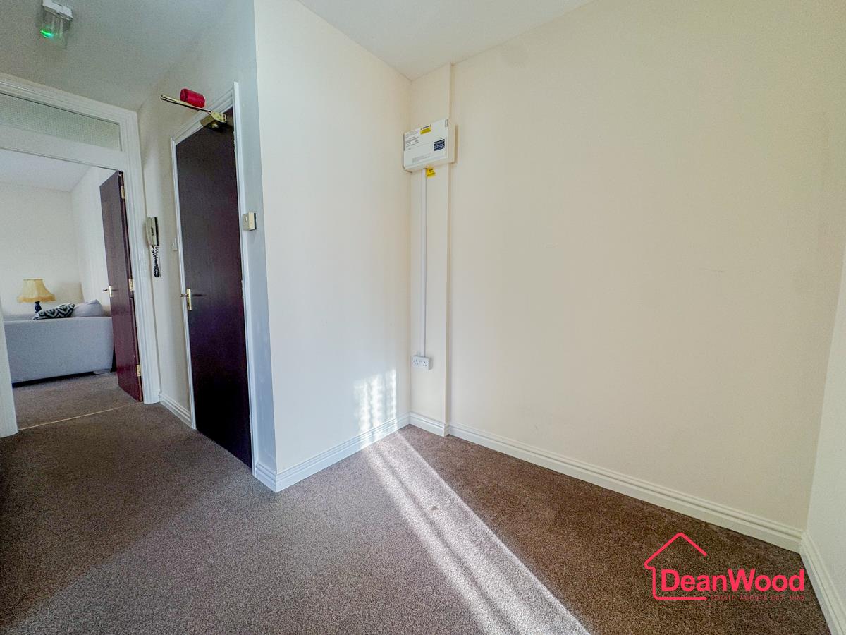 Apt 12, Oakhill Court, Douglas, Isle Of Man. - Photo 3 of 11