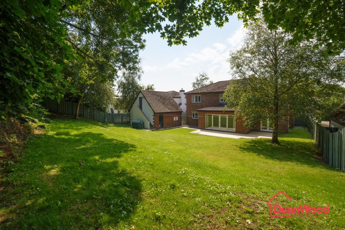 5, Glen Darragh Gardens, Glen Vine. - Photo 4 of 31