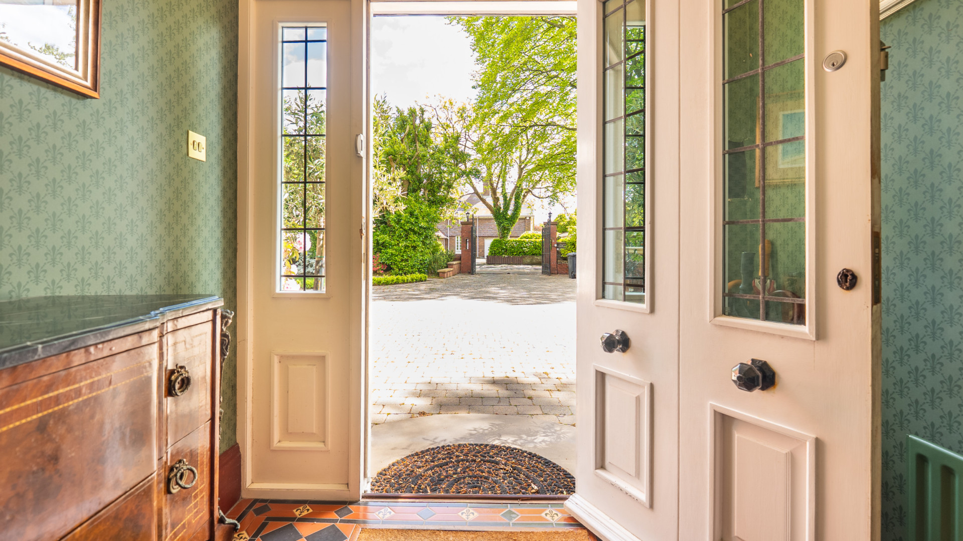 Hillcrest, Alexander Drive, Douglas, IM2 3QX. - Photo 3 of 49