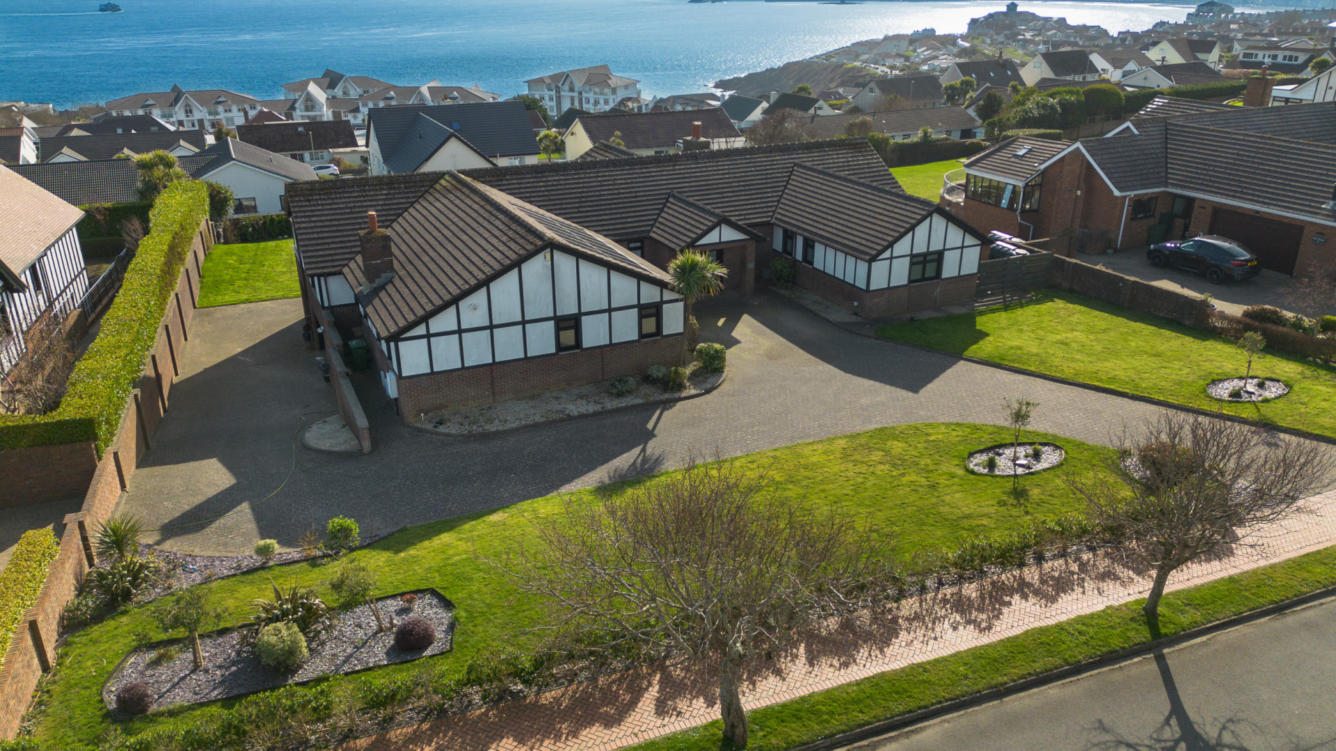 Thie My Chree, 10 Manor Park, Onchan, IM3 2EP. - Photo 1 of 47