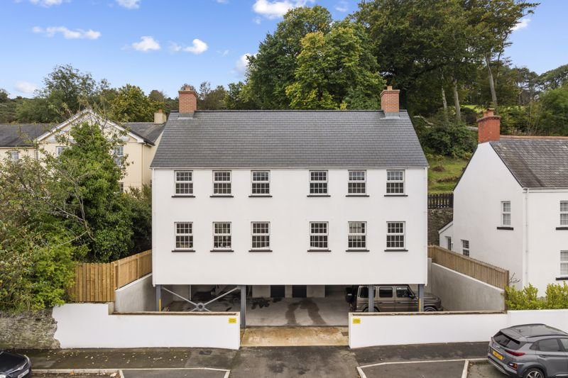 2 Kingfisher View, Old Castletown Road, Douglas IM1 5AW.