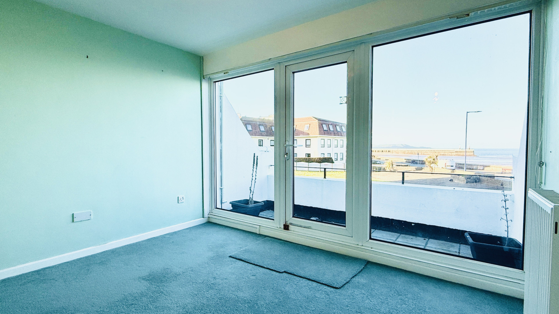 7 Marine Gardens, Ramsey, IM8 1EN. - Photo 4 of 23