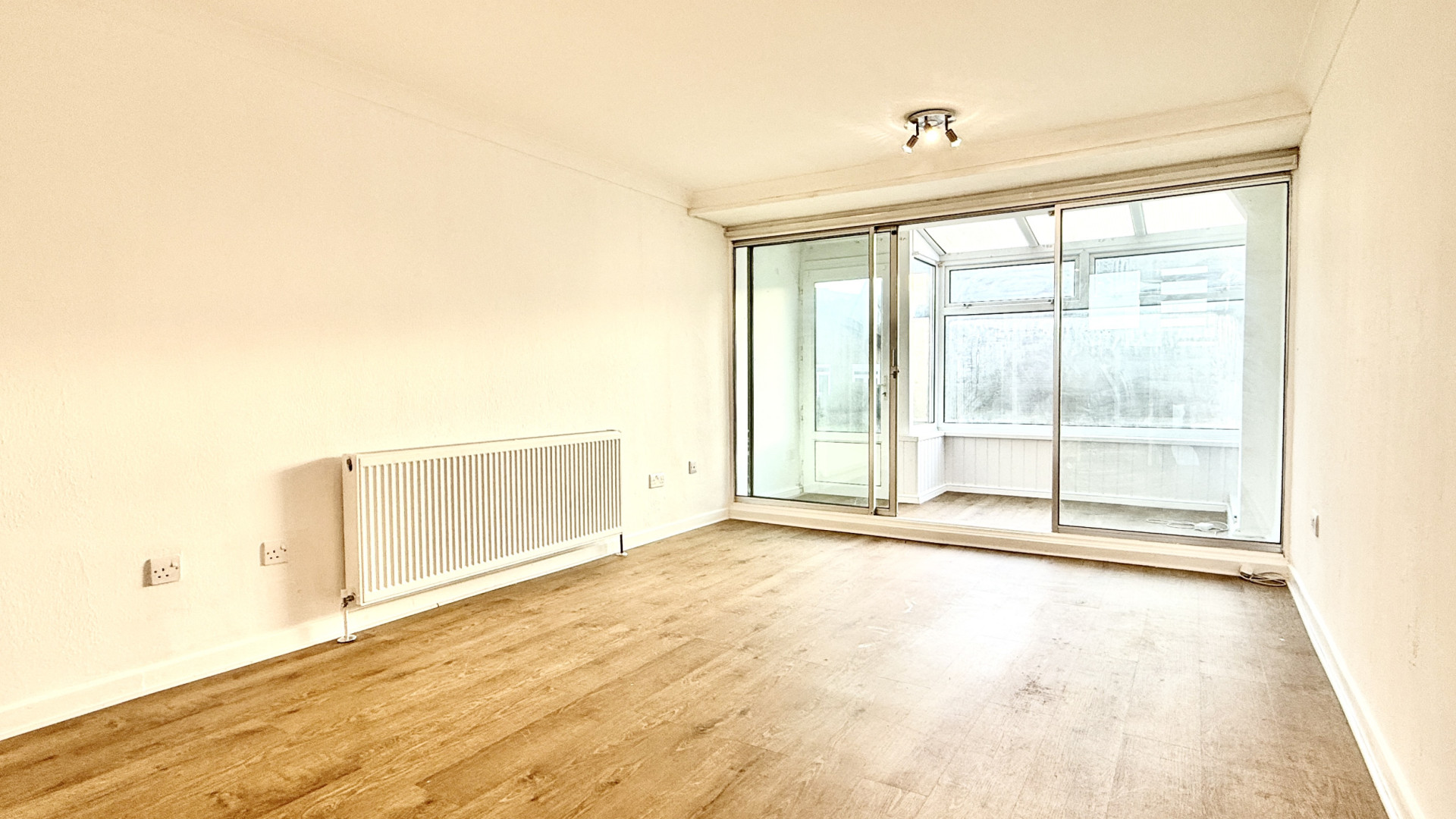 9 Marine Gardens, Ramsey, IM8 1EN. - Photo 3 of 18