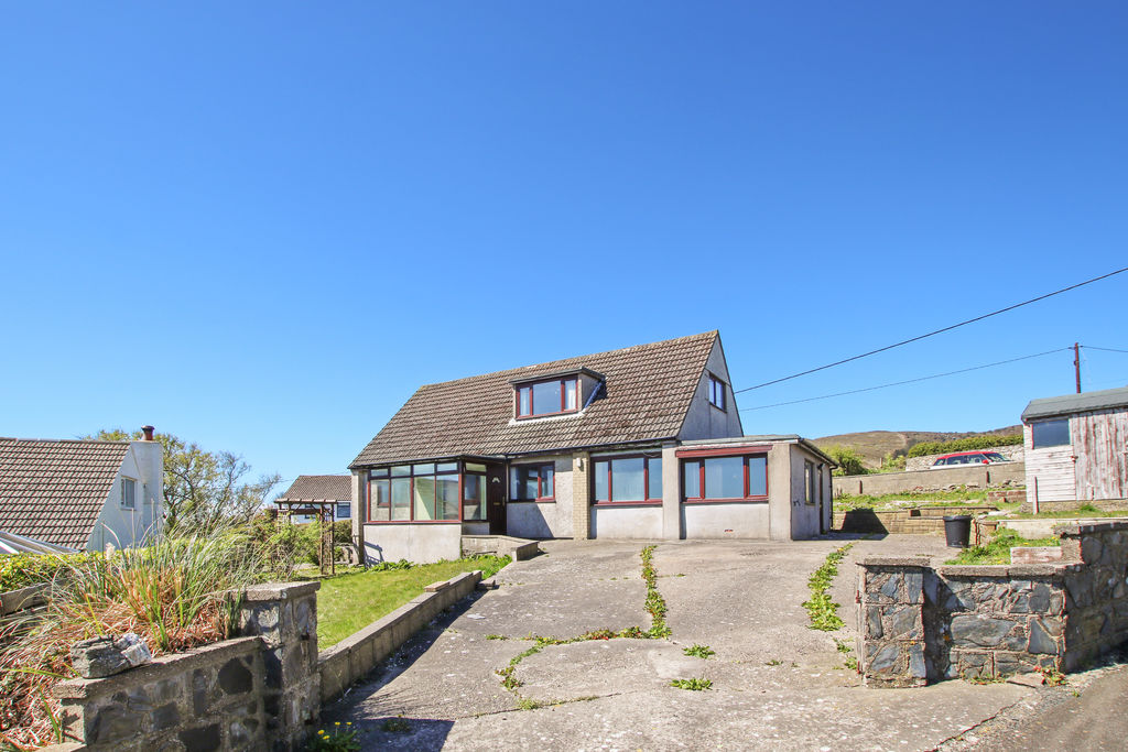 Reayrt Marrey, Garth Avenue Surby, Port Erin IM9 6QU. - Photo 1 of 25