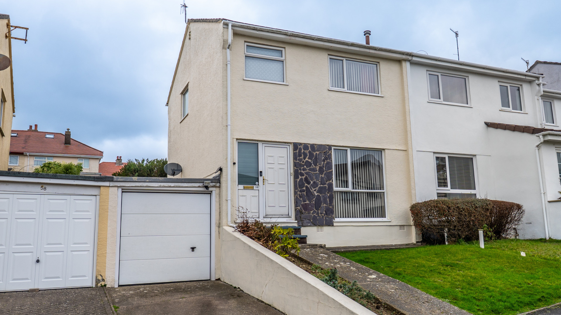 56 Derwent Drive, Lakeside Gardens, Onchan, IM3 2DA. - Photo 1 of 14
