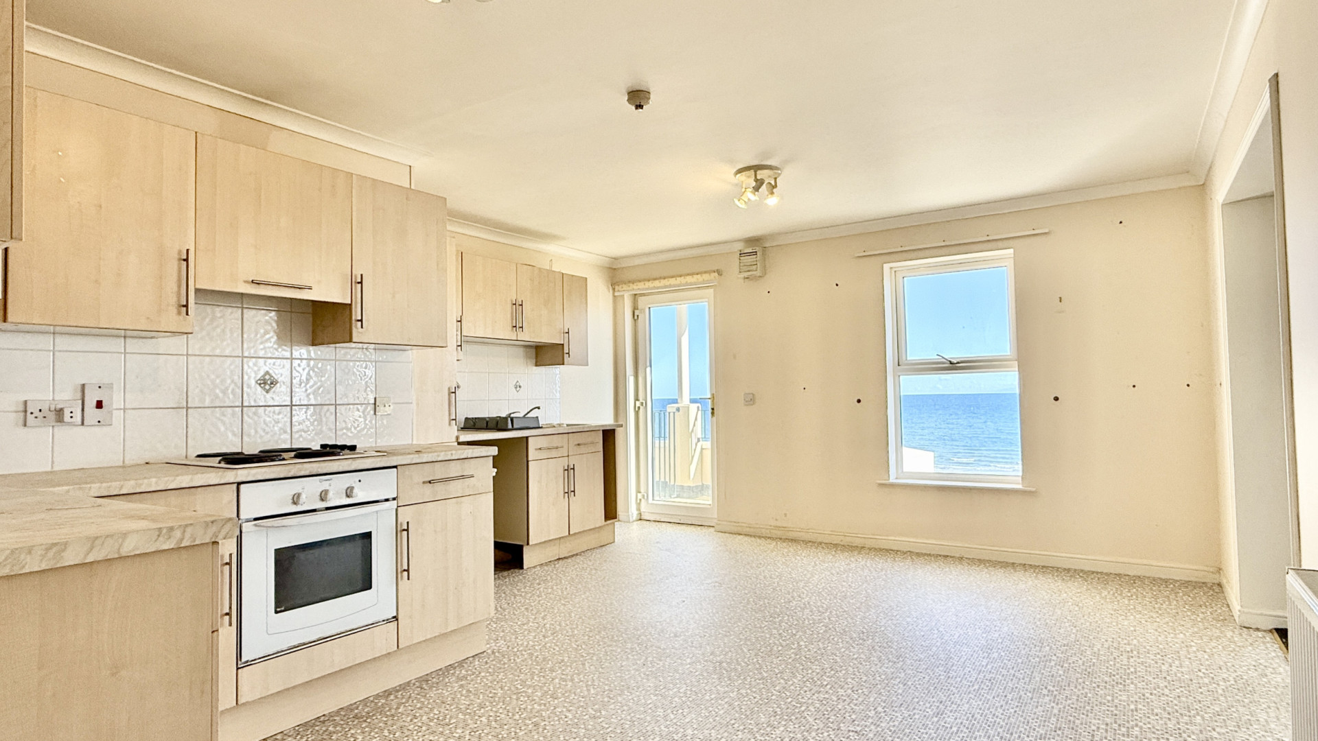 5, The Waterfront, Mooragh Promenade, Ramsey, IM8 3AW. - Photo 4 of 17