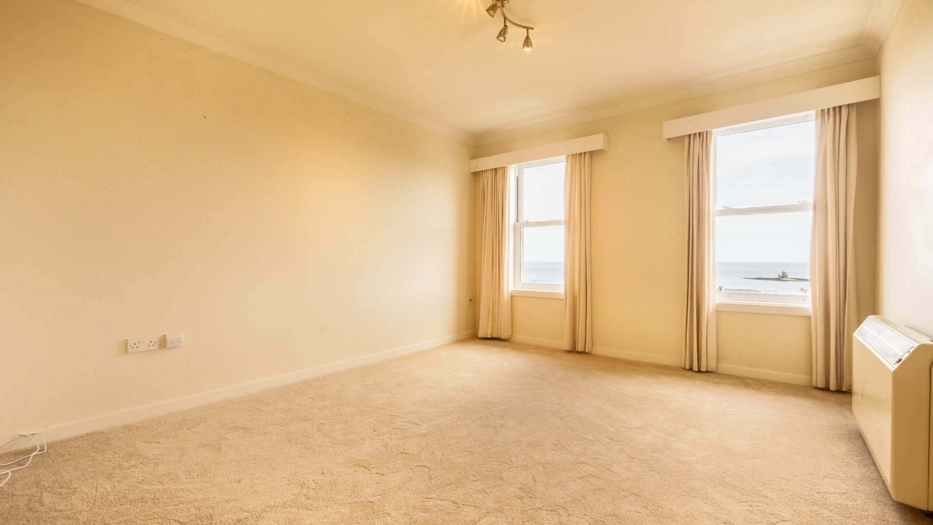 Apt. 8 Harris View Apartments, Mona Terrace, Douglas, IM1 3NA. - Photo 2 of 10