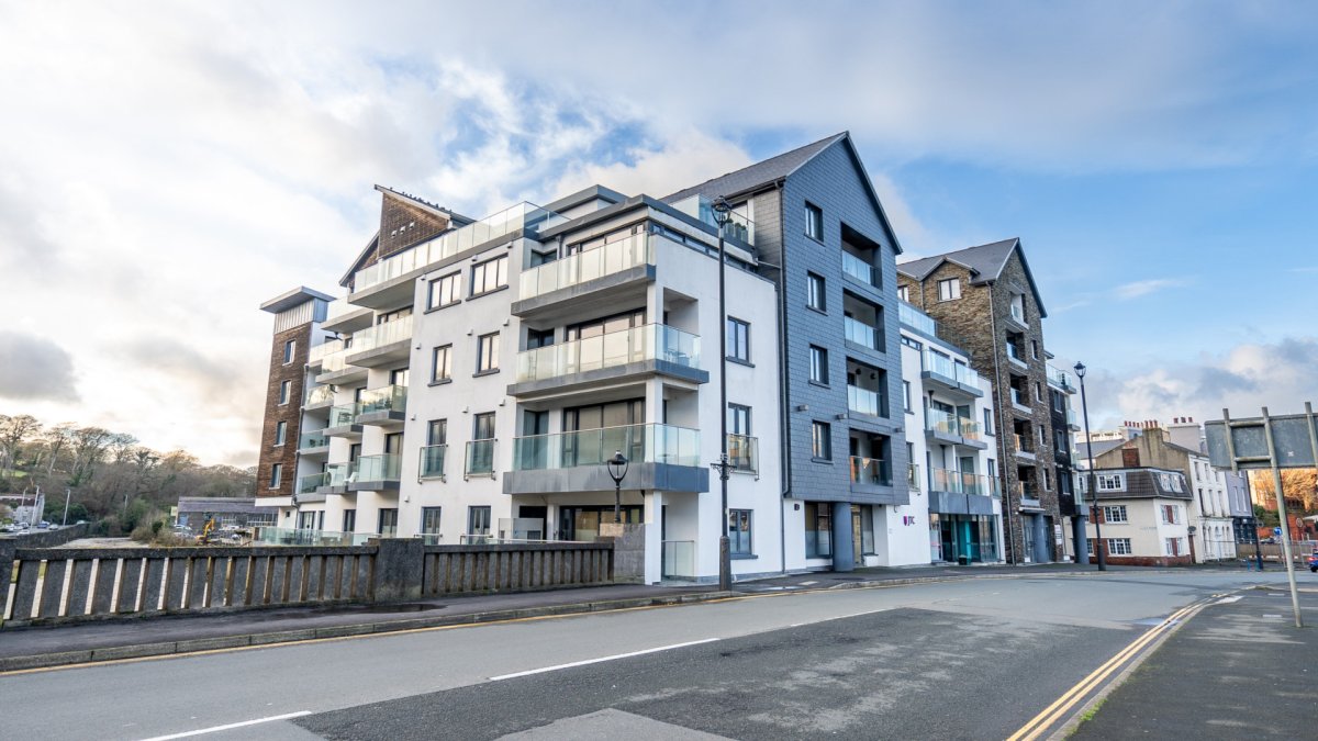 Apt. 11 Quay West, Bridge Road, Douglas, IM1 5AG.