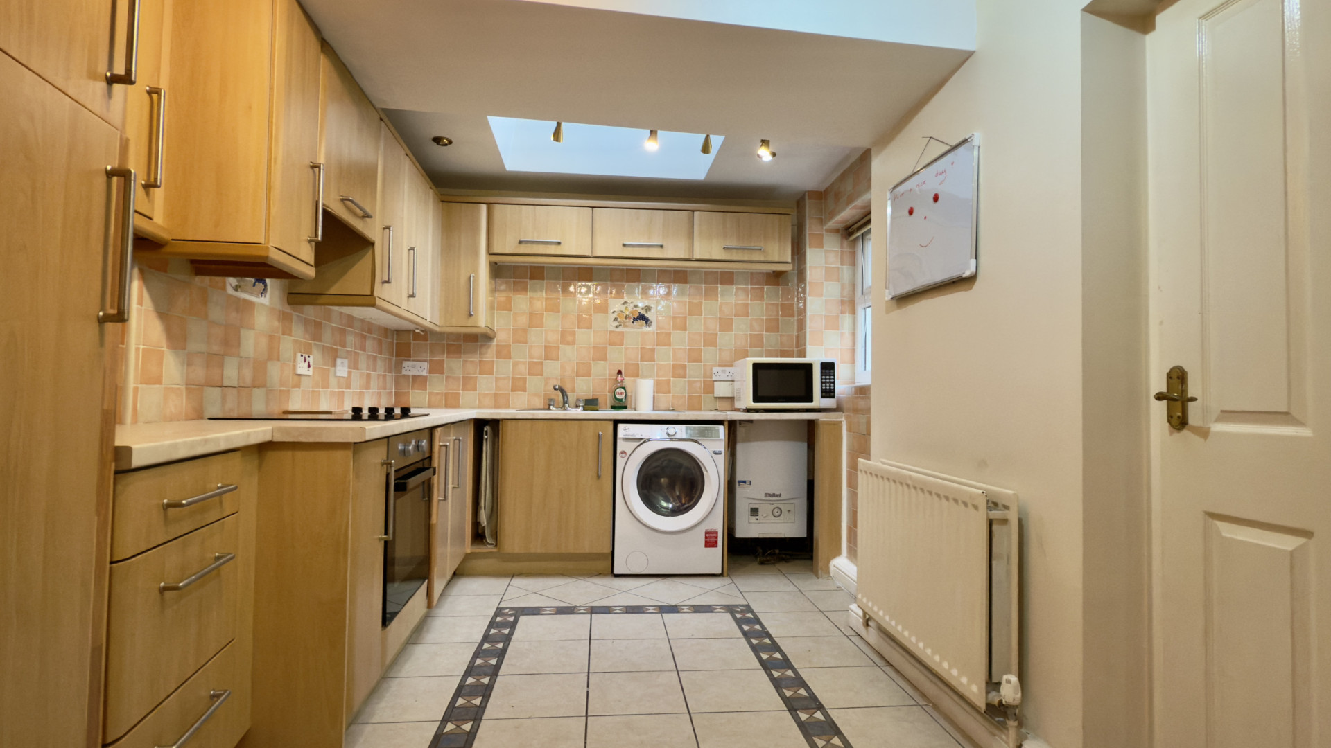 3 College Street, Ramsey, IM8 1JN. - Photo 5 of 19