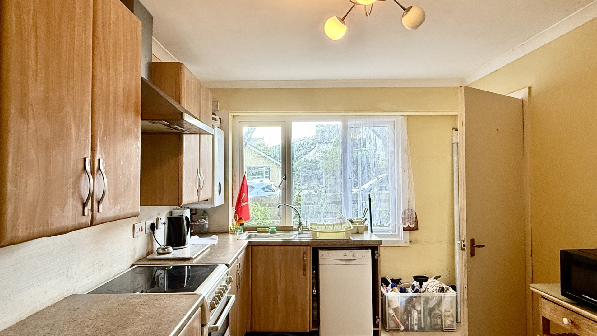3 Carlton Grove, Ramsey, IM8 2JA. - Photo 4 of 11