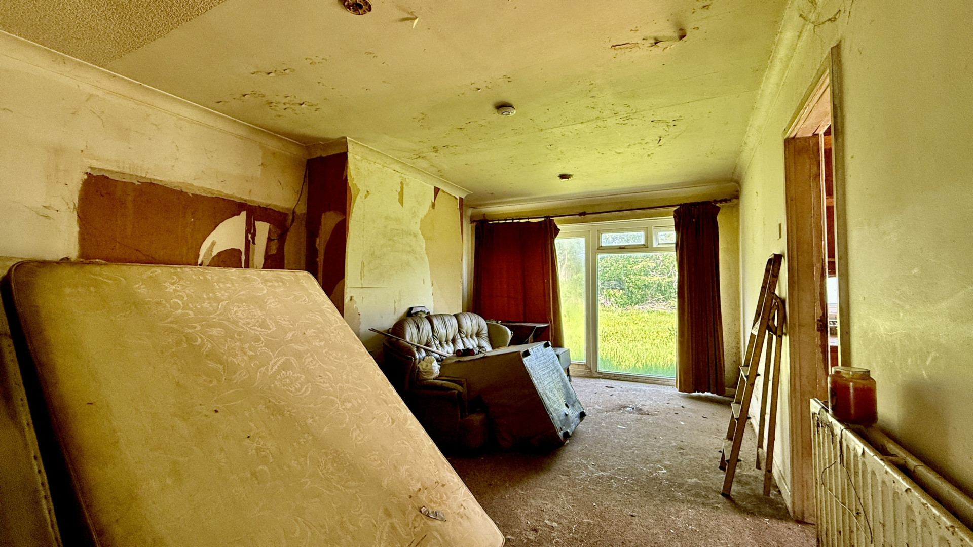 8 Claughbane Avenue, Ramsey, IM8 2BE. - Photo 2 of 9