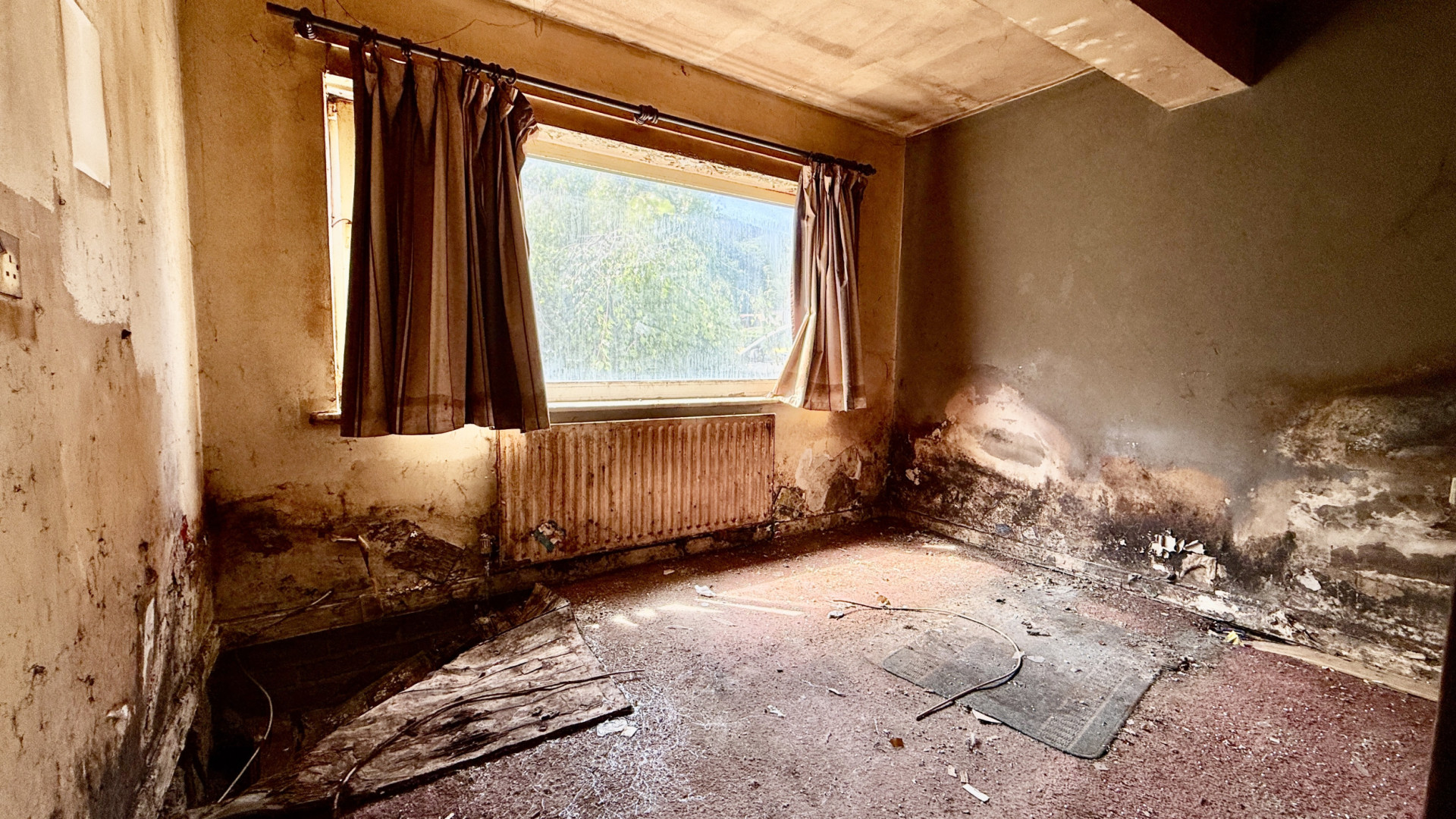 8 Claughbane Avenue, Ramsey, IM8 2BE. - Photo 4 of 9