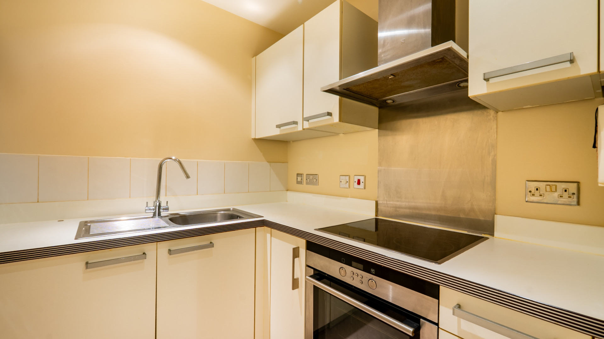 Apt. 15 Spectrum Apartments, Central Promenade, Douglas, IM2 4LL. - Photo 4 of 13