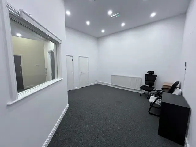 Unit 2, 26 Victoria Street, Douglas. - Photo 2 of 7