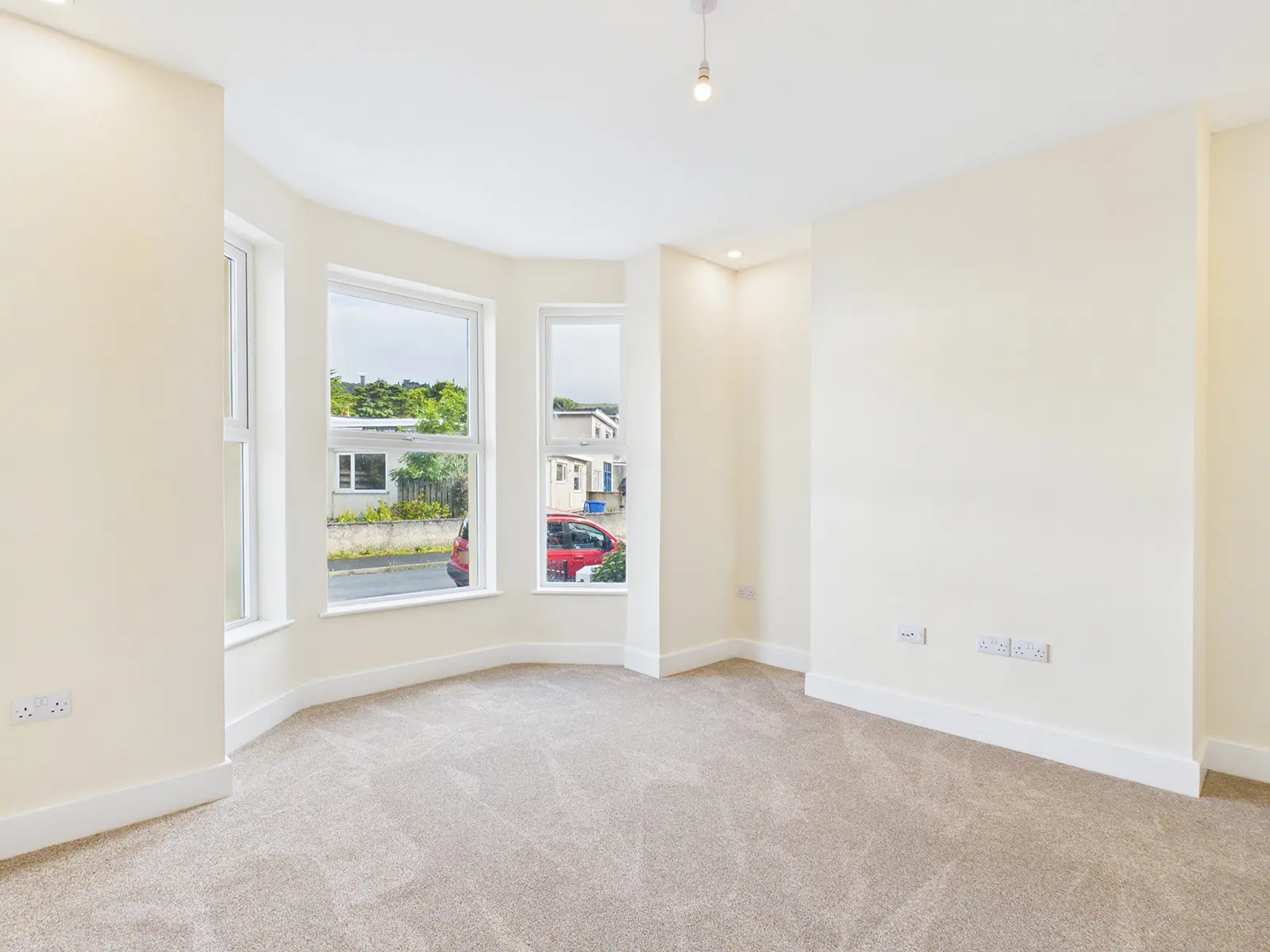 8 Westbourne Road, Ramsey, Isle Of Man, Isle Of Man, IM8 2EP. - Photo 3 of 17