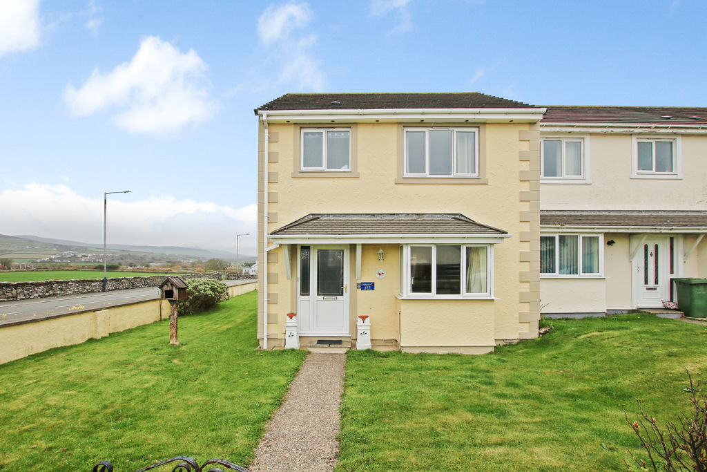 27 Creggan Lea, Port St Mary IM9 5BE. - Photo 1 of 30