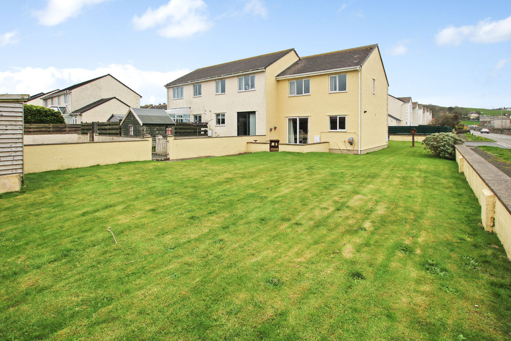 27 Creggan Lea, Port St Mary IM9 5BE. - Photo 2 of 30