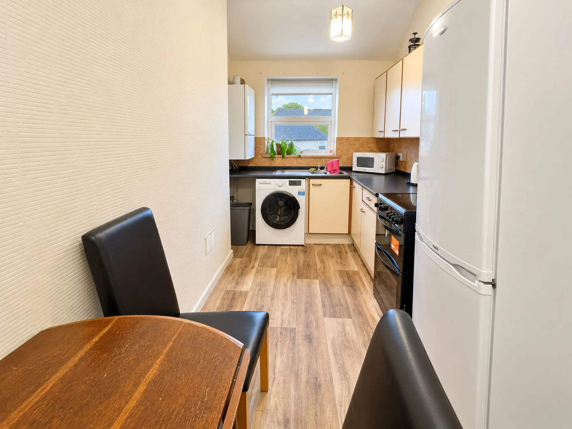 1 bed flat to rent in Grosvenor Road, Douglas, IM1. - Photo 2 of 6