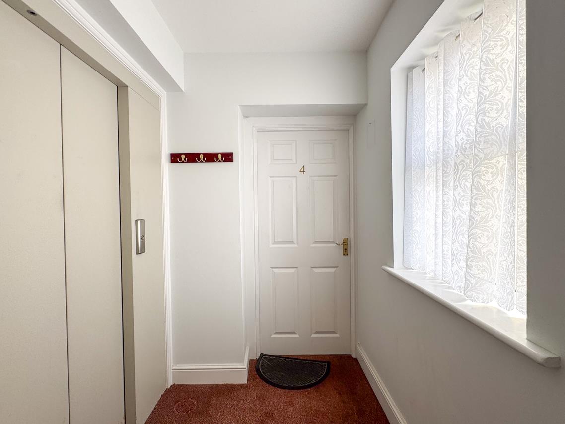 Apartment 4, Snaefell House The Promenade, Port Erin. - Photo 3 of 25