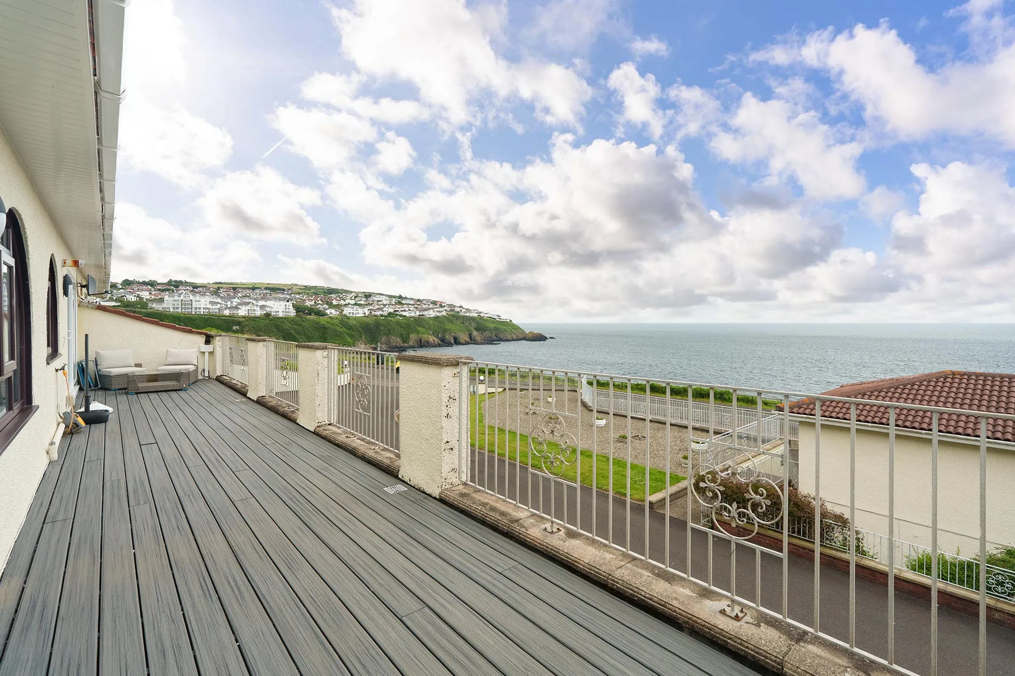 23 King Edward Bay Apartments, Sea Cliff Road, Onchan. - Photo 3 of 25