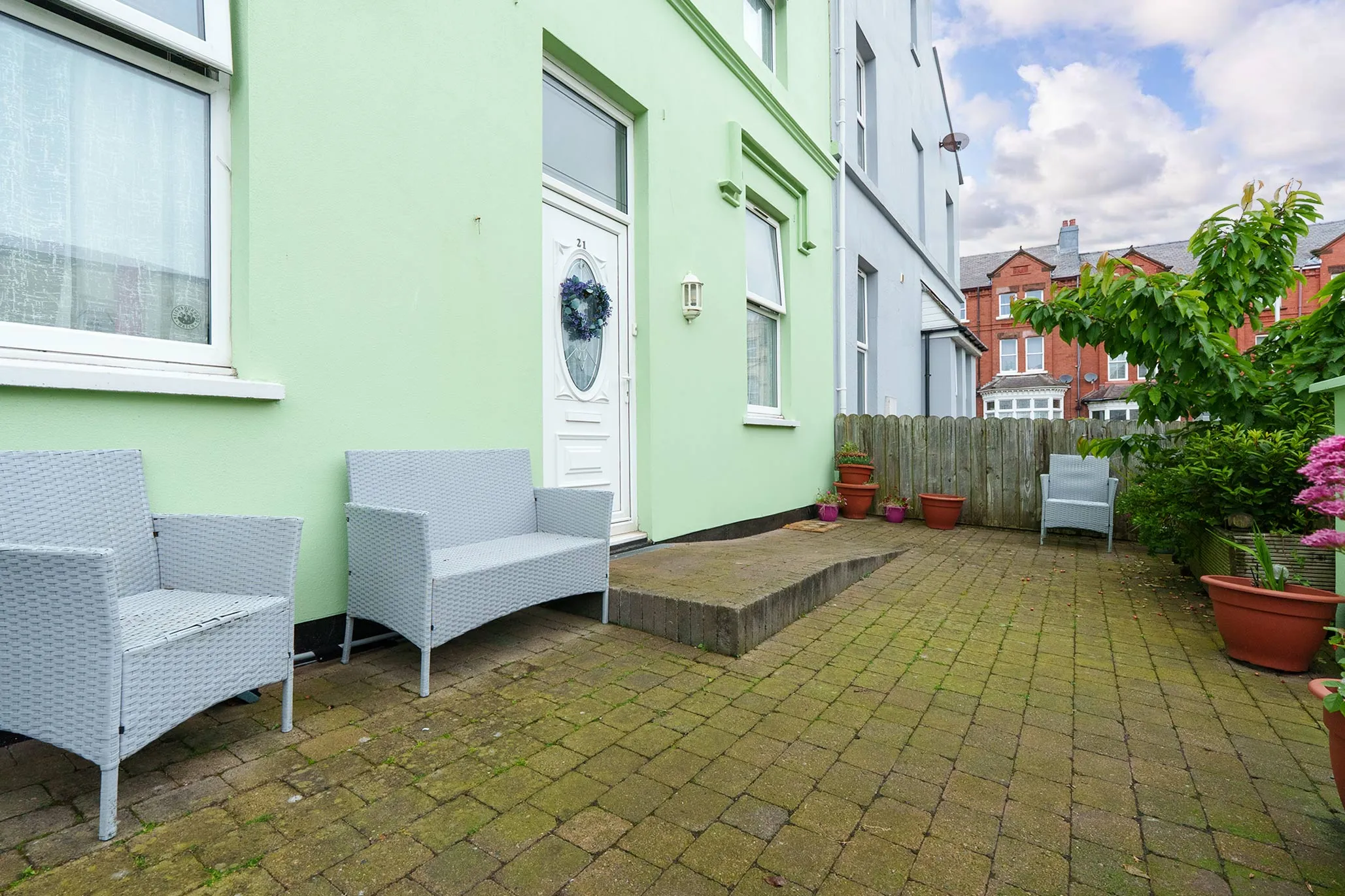 21 Oxford Street, Douglas. - Photo 2 of 19