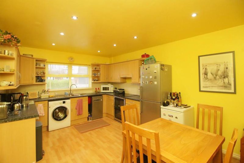 23 Balleigh Court, Ramsey IM8 3NQ. - Photo 4 of 21