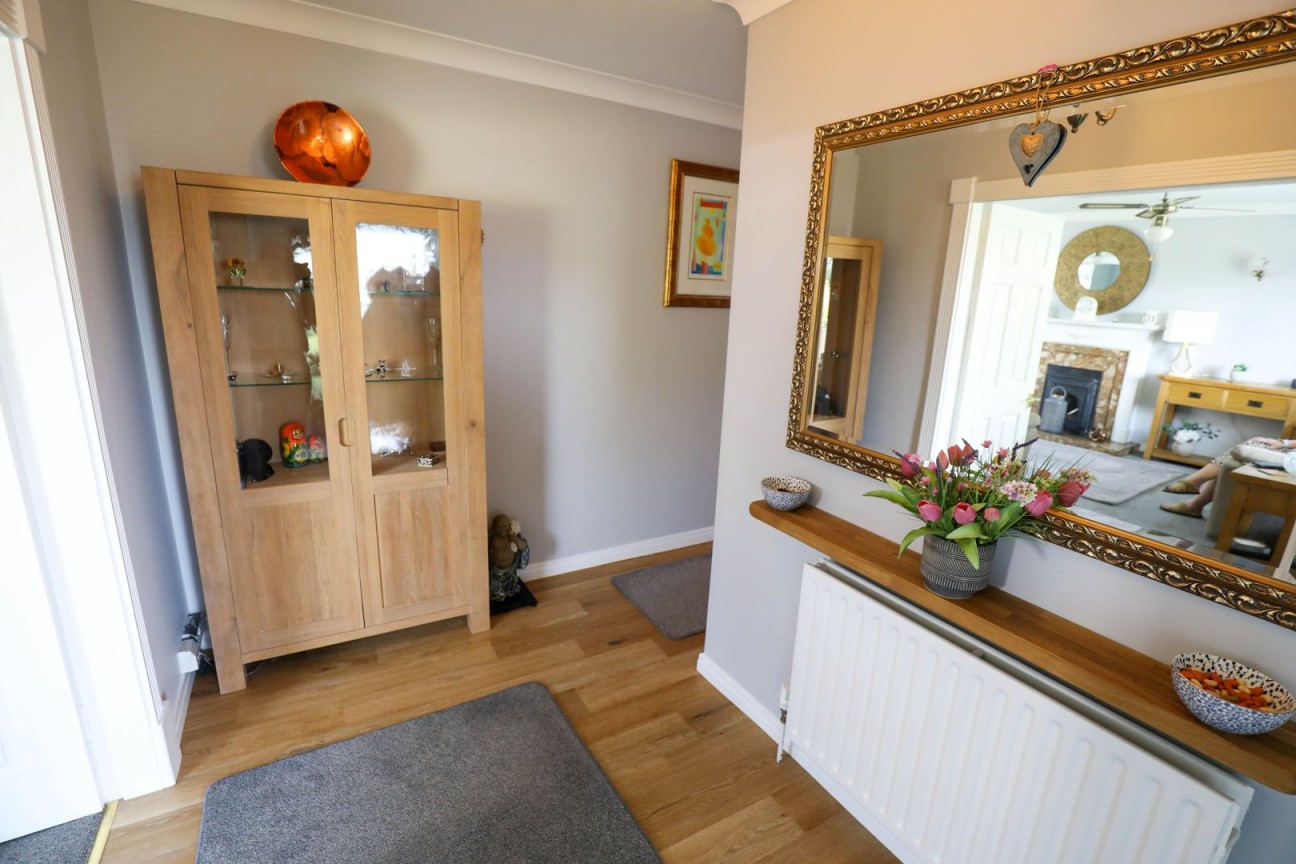 69, Cronk Liauyr, Douglas, IM2 5LX. - Photo 3 of 24