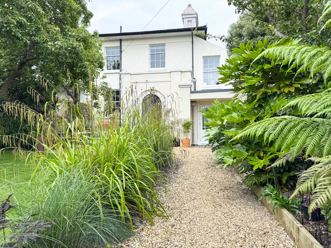 5 Victoria Terrace, Douglas. - Photo 1 of 46