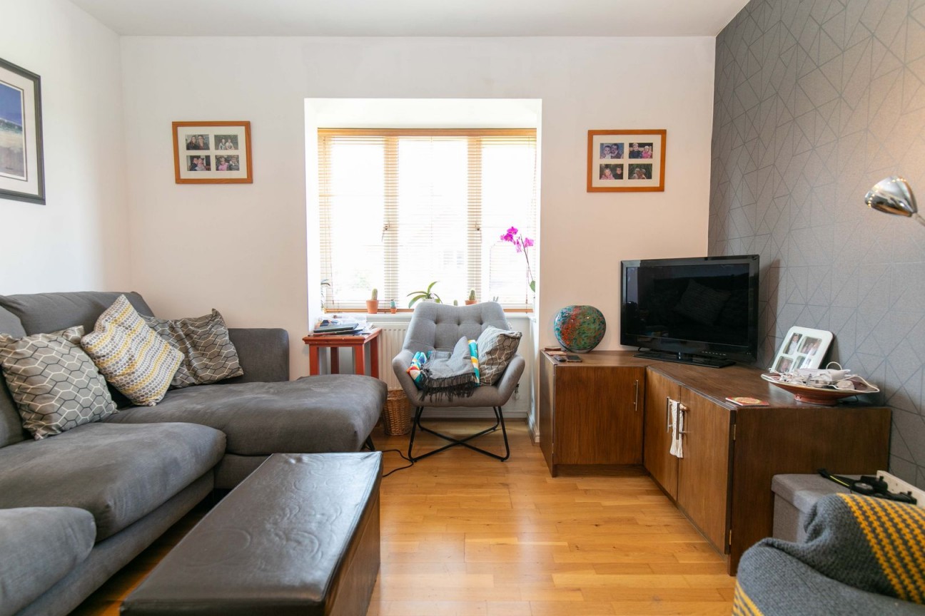 2, Samuel Webb Crescent, Douglas, IM2 6PP. - Photo 3 of 17