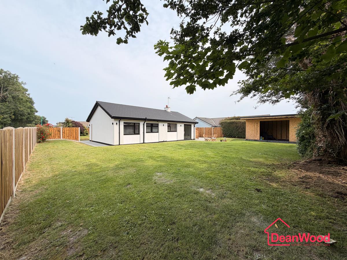 2 Lezayre Park, Ramsey, Isle Of Man. - Photo 2 of 34