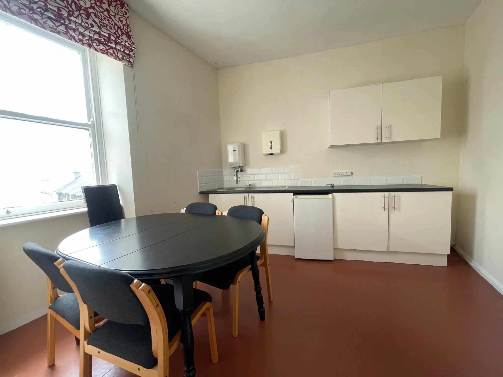 2nd Floor Suite, 53 Victoria Street, Douglas. - Photo 3 of 5