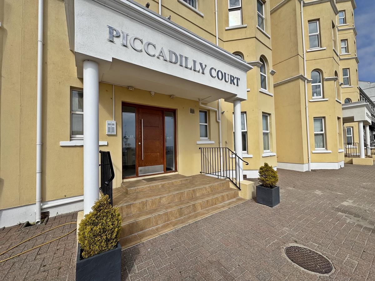 22 Piccadilly Court, Queens Promenade, Douglas, Isle Of Man. - Photo 1 of 15