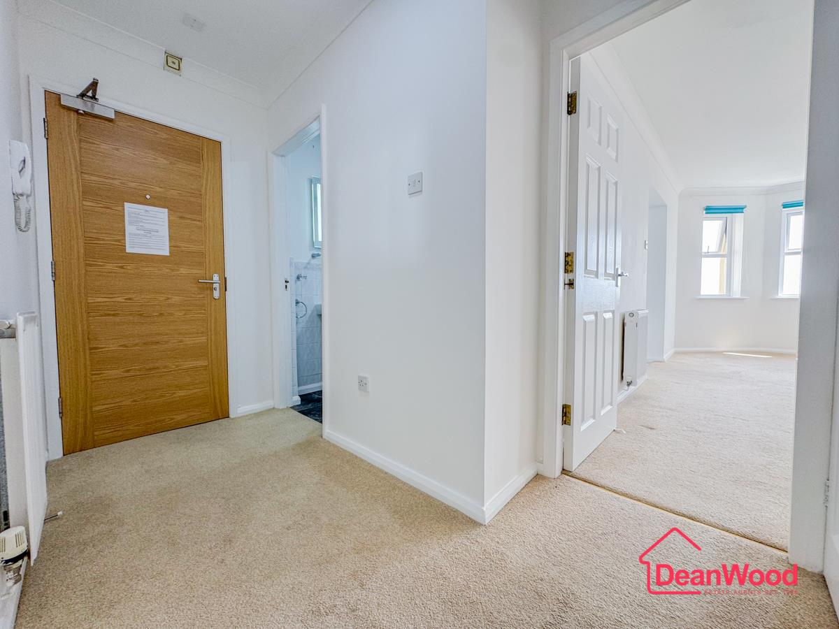 22 Piccadilly Court, Queens Promenade, Douglas, Isle Of Man. - Photo 4 of 15