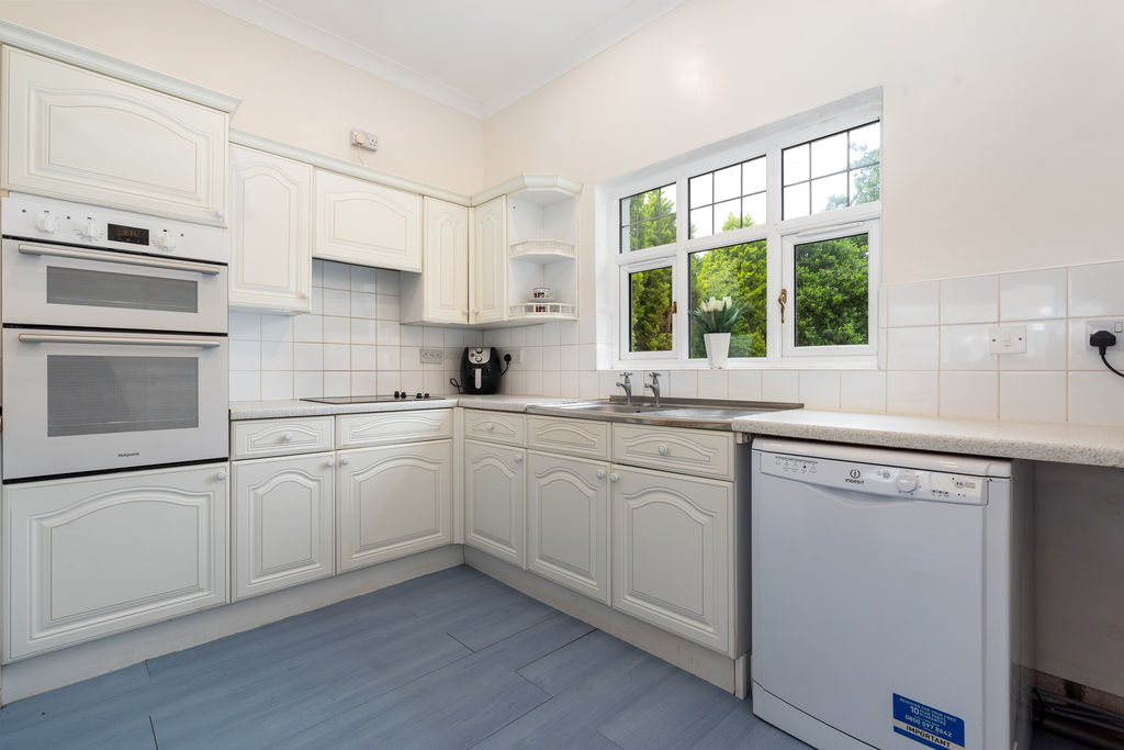 152 Fairways Crescent Murrays Lake Drive, Santon IM4 2JA. - Photo 4 of 29