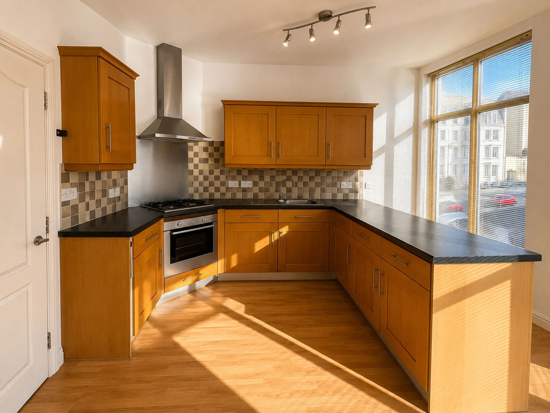 2 bed flat to rent in Empress Drive, Douglas, IM2. - Photo 4 of 12